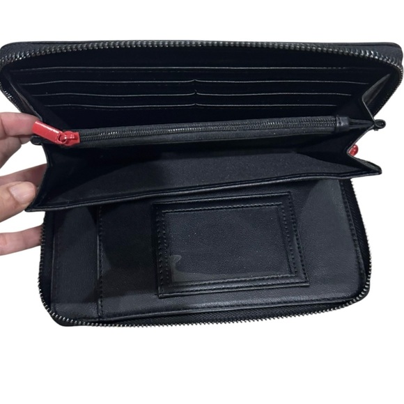 Betsey Johnson Valentine zip around wallet 8.5x5 inches NWOT excellent condition - Picture 6 of 9